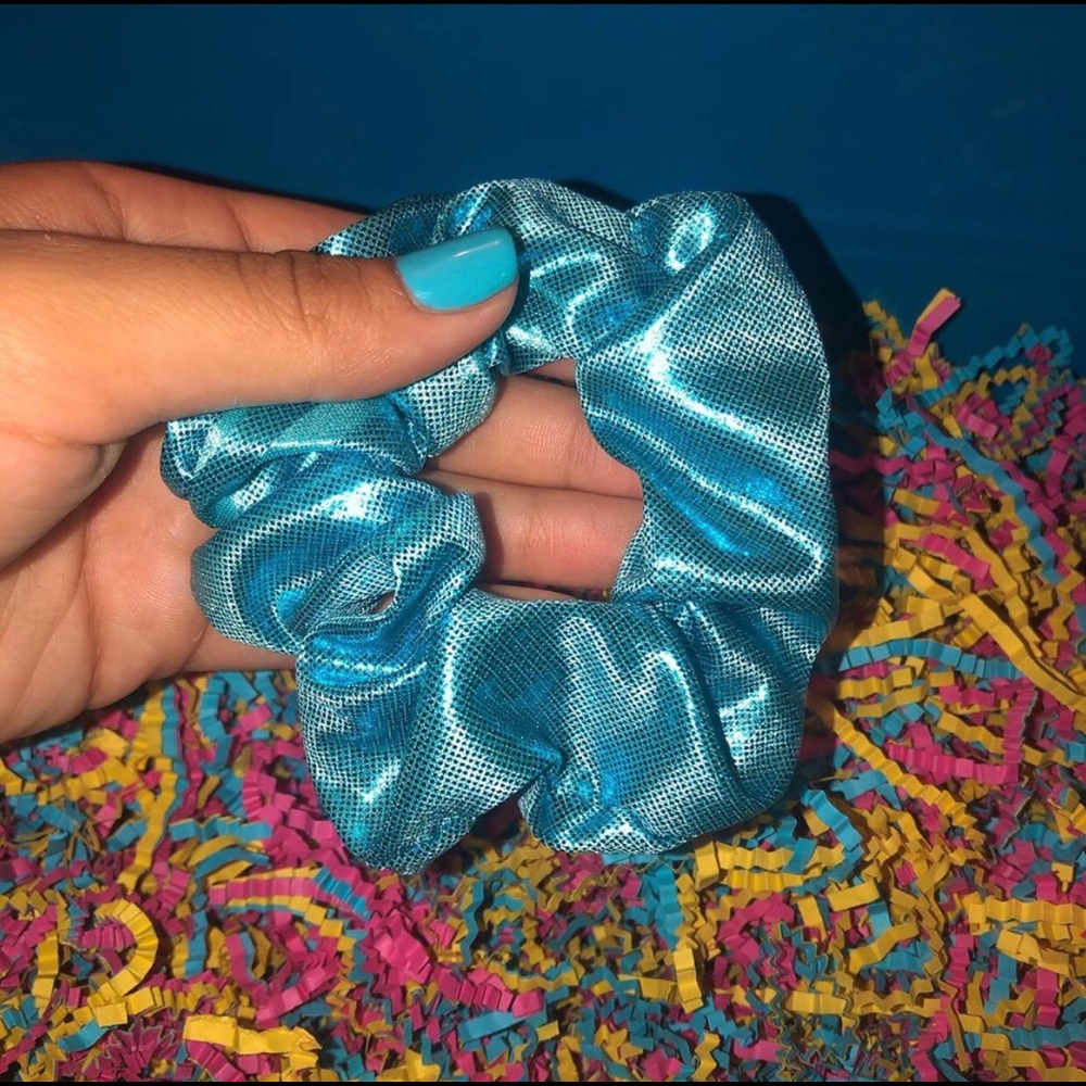 Shiny handmade scrunchie🧚🏻‍♀️